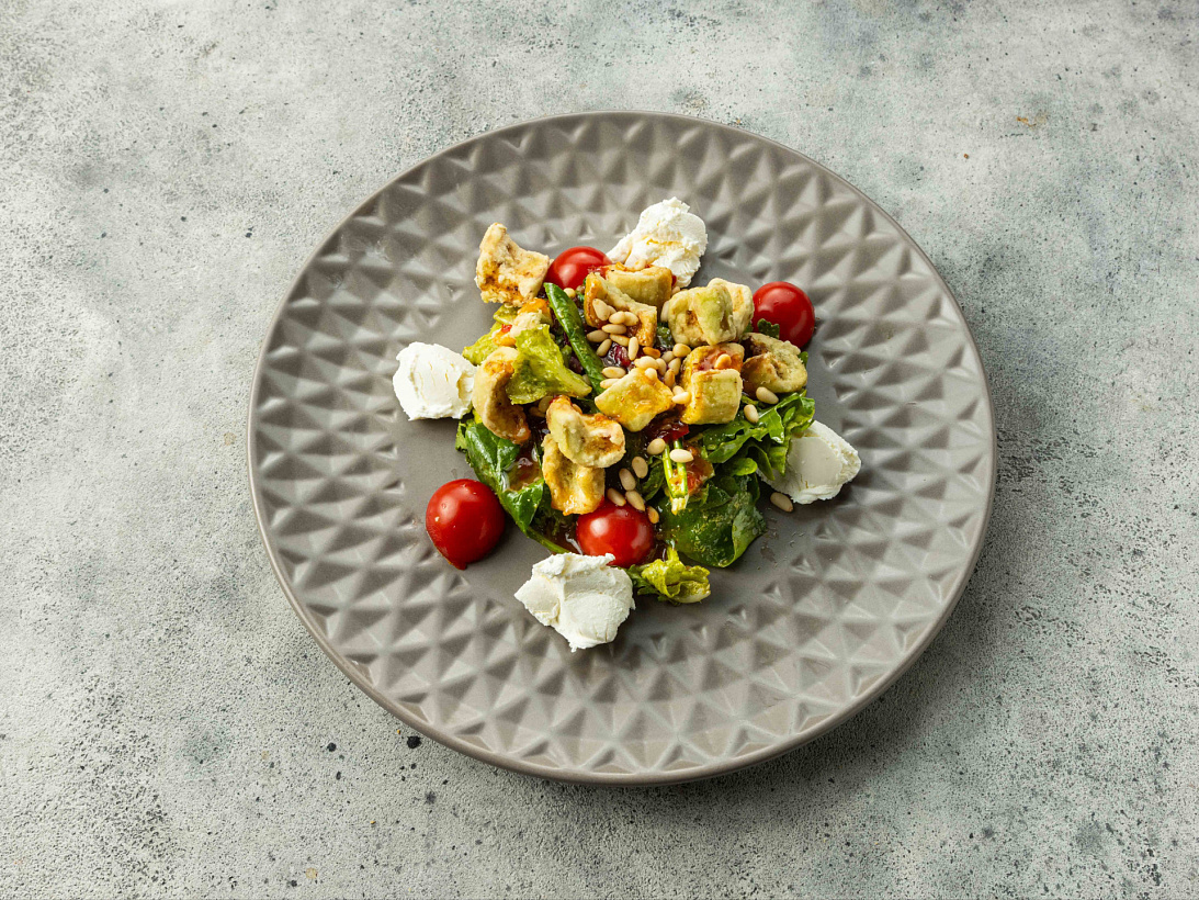 Тёплый салат с хрустящими баклажанами