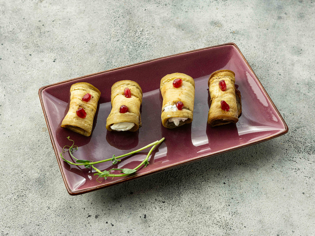 Рулеты из баклажан с сыром